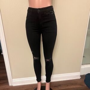 American Eagle Outfitters Black Skinny Jeans. Size 6. Great Fit & Stretch